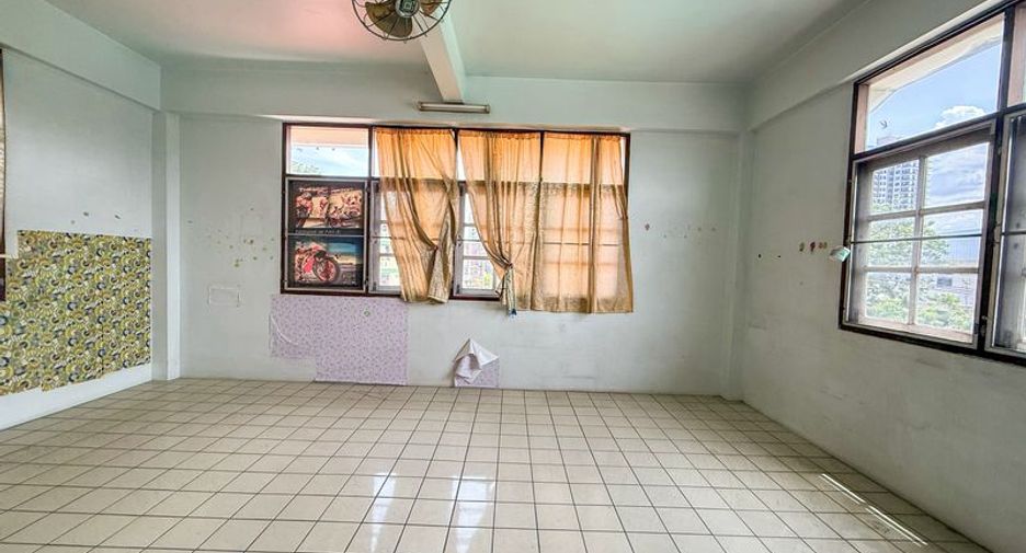À louer et à vendre terrain à Si Racha, Chonburi