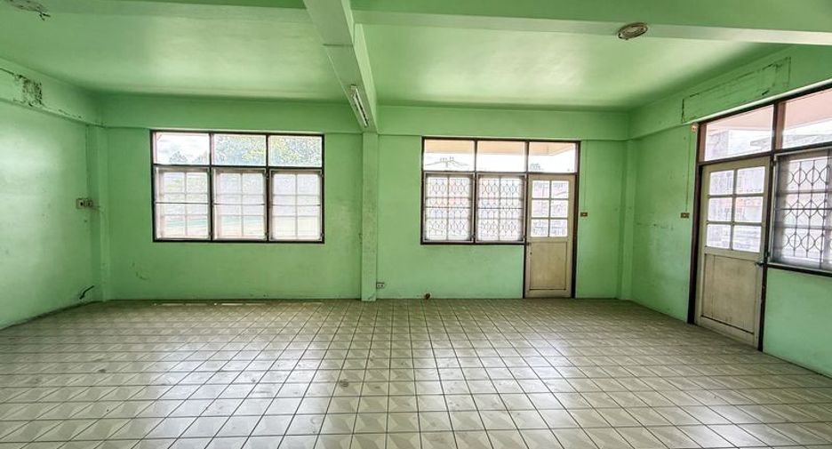 À louer et à vendre terrain à Si Racha, Chonburi