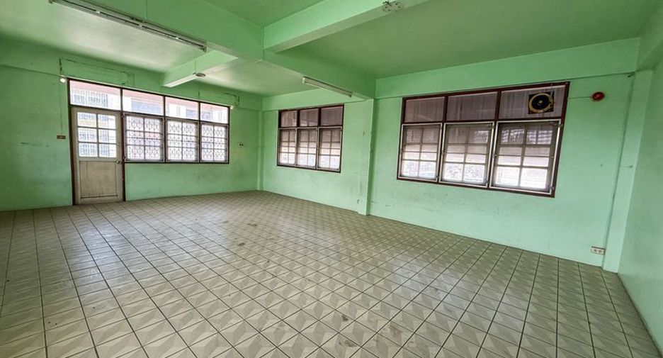 À louer et à vendre terrain à Si Racha, Chonburi