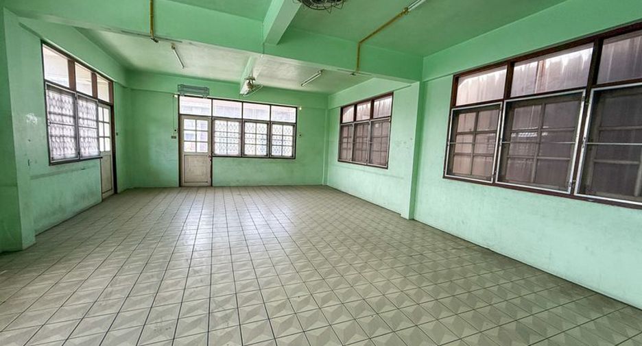 À louer et à vendre terrain à Si Racha, Chonburi