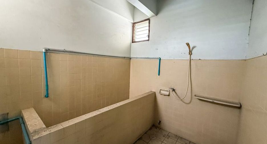 À louer et à vendre terrain à Si Racha, Chonburi