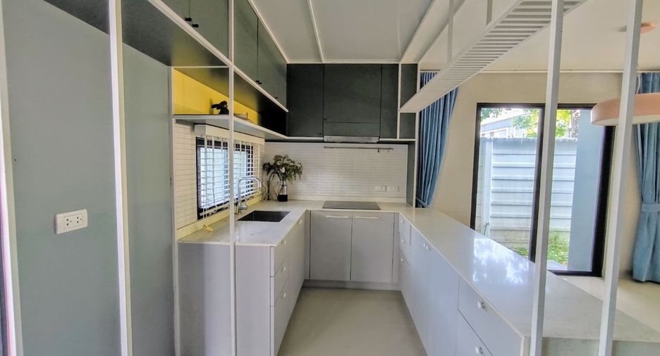 For sale 3 bedrooms townhouse in Bang Phli, Samut Prakan