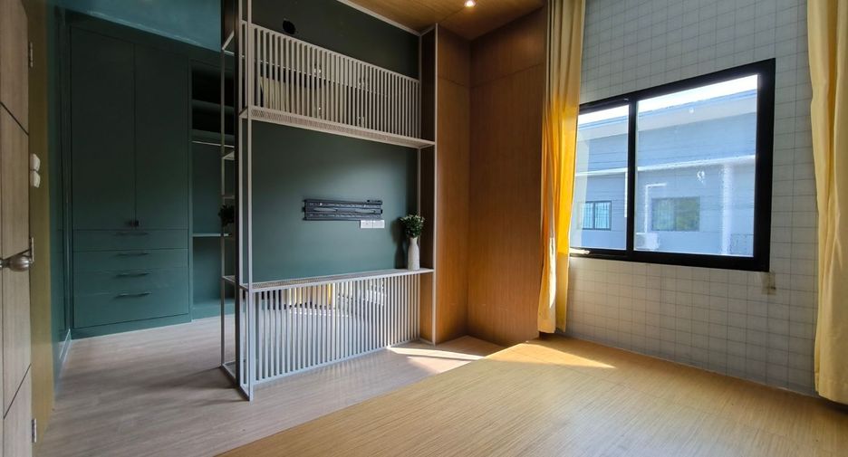 For sale 3 bedrooms townhouse in Bang Phli, Samut Prakan