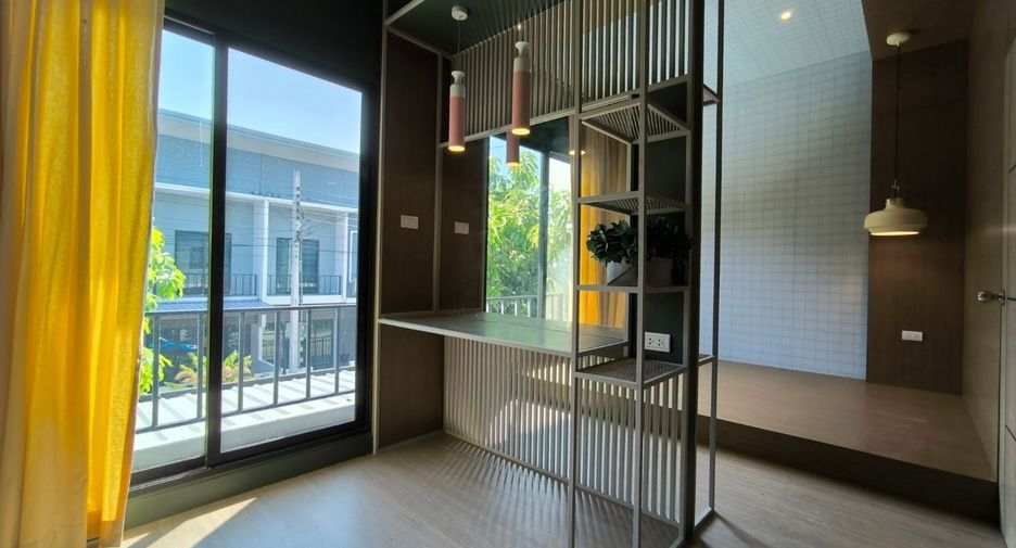For sale 3 bedrooms townhouse in Bang Phli, Samut Prakan
