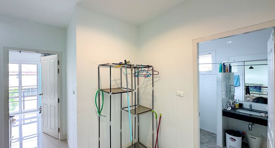 For rent 3 bedrooms house in Mueang Chiang Mai, Chiang Mai