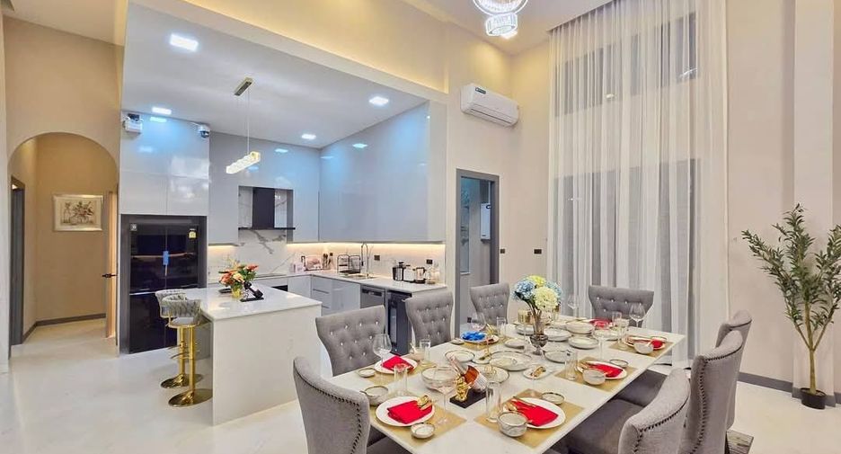 For sale 4 bedrooms house in Bang Lamung, Chonburi