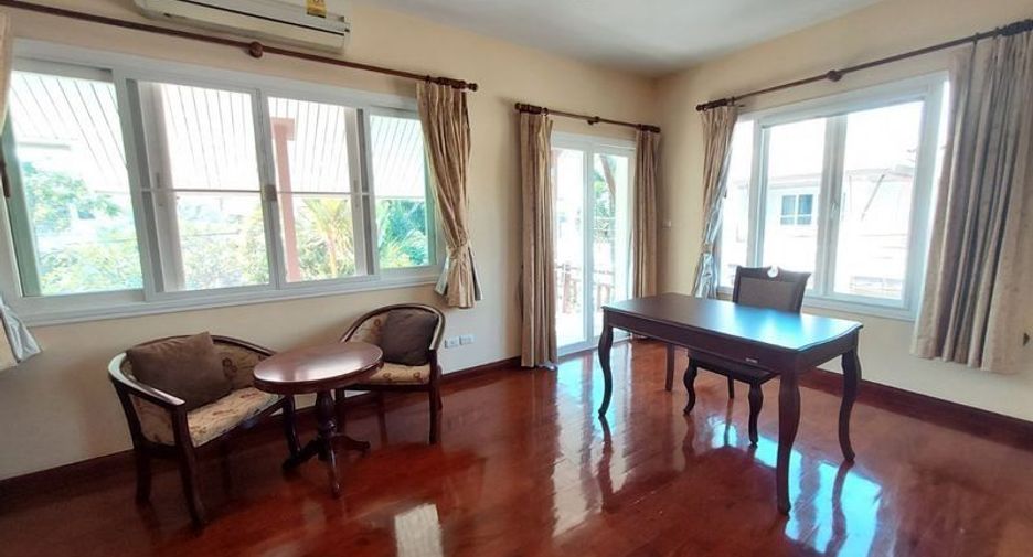 For rent 3 bedrooms house in Mueang Chon Buri, Chonburi
