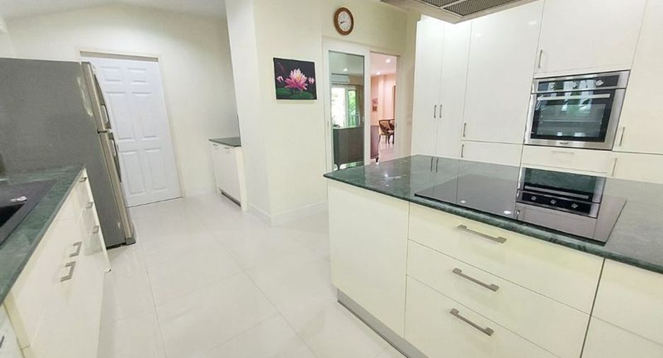 For rent 3 bedrooms house in Mueang Chon Buri, Chonburi
