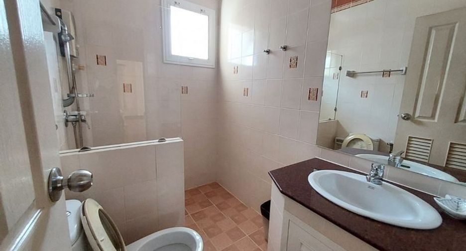 For rent 3 bedrooms house in Mueang Chon Buri, Chonburi
