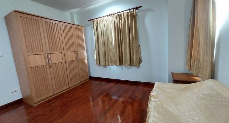 For rent 3 bedrooms house in Mueang Chon Buri, Chonburi
