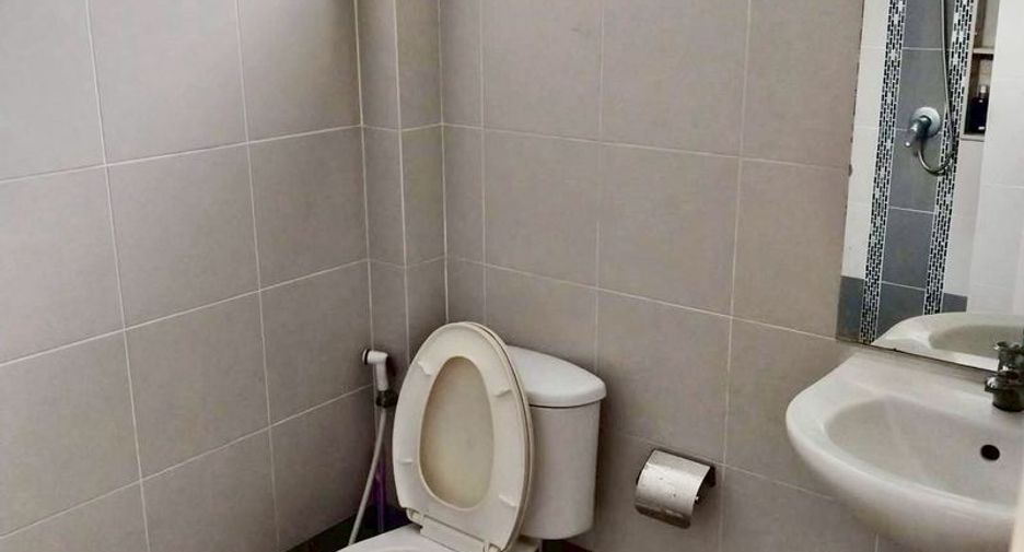 For rent 3 bedrooms house in Si Racha, Chonburi