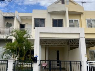 À vendre 2 chambres maison de ville à Hang Dong, Chiang Mai