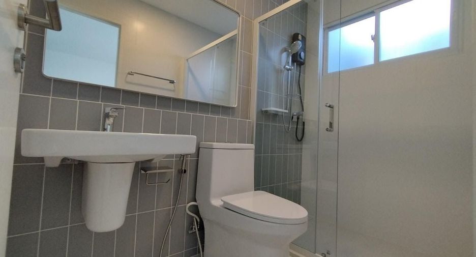 For rent 3 bedrooms townhouse in Prawet, Bangkok