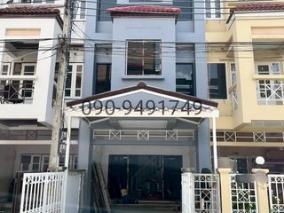 Reihenhaus zur Miete mit 4 Zimmer in Lat Phrao, Bangkok