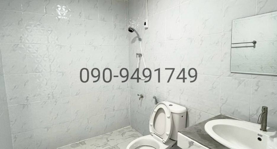 For rent 4 bedrooms townhouse in Lat Phrao, Bangkok
