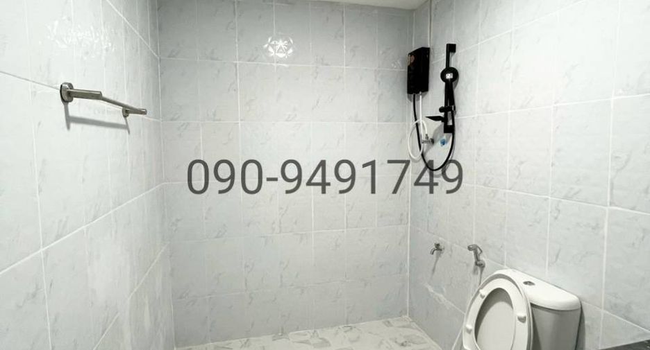 For rent 4 bedrooms townhouse in Lat Phrao, Bangkok