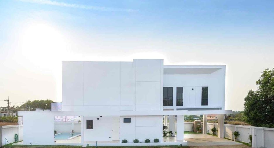 For sale 4 bedrooms villa in Bang Lamung, Chonburi