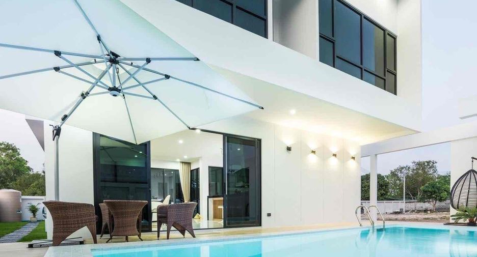 For sale 4 bedrooms villa in Bang Lamung, Chonburi