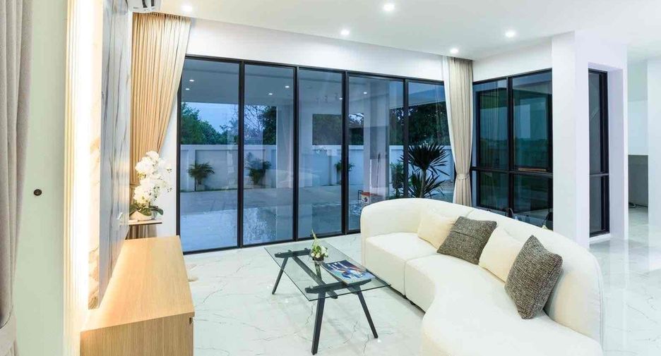 For sale 4 bedrooms villa in Bang Lamung, Chonburi