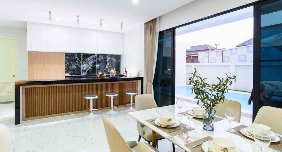 For sale 4 bedrooms villa in Bang Lamung, Chonburi