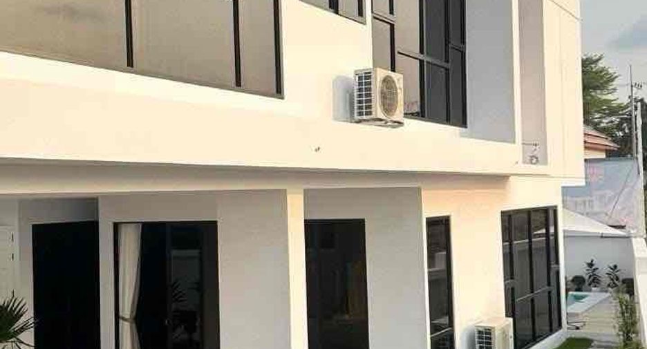 For sale 4 bedrooms villa in Bang Lamung, Chonburi