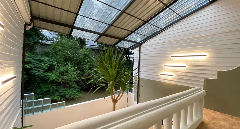 For sale 3 bedrooms townhouse in San Sai, Chiang Mai