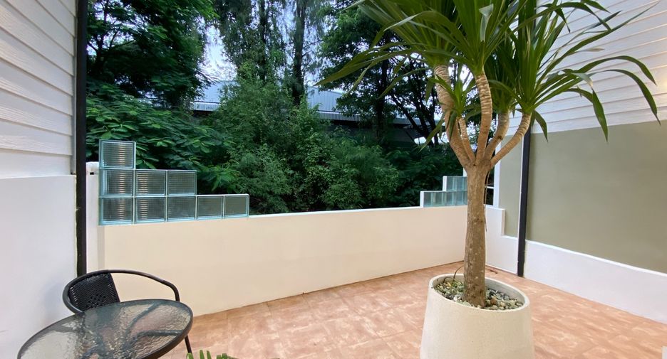 For sale 3 bedrooms townhouse in San Sai, Chiang Mai