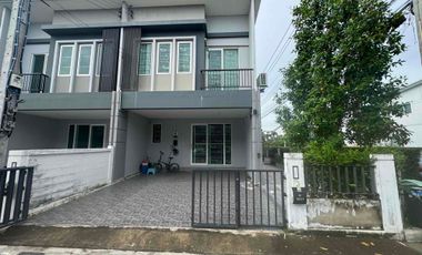 À louer et à vendre 3 chambres maison de ville à Bang Yai, Nonthaburi
