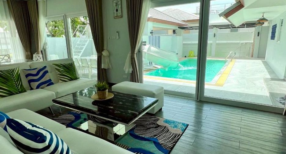 For sale 4 ベッドルーム villa in Bang Lamung, Chonburi