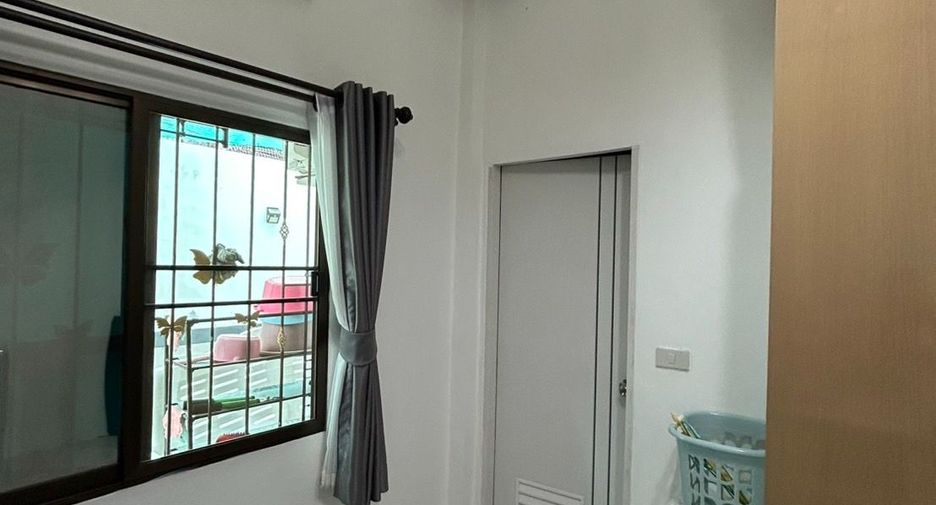 For sale 2 bedrooms townhouse in Bang Lamung, Chonburi