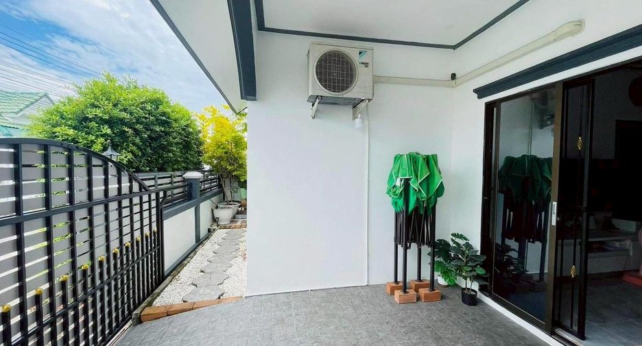 For sale 2 bedrooms townhouse in Bang Lamung, Chonburi