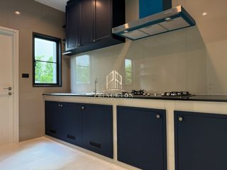 Casa en alquiler y en venta de 4 habitaciones en Bang Phli, Samut Prakan