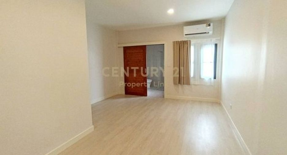 Reihenhaus zum Kauf mit 2 Zimmer in Din Daeng, Bangkok