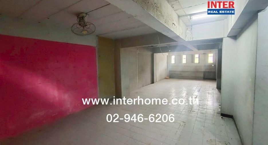 For rent 18 bedrooms retail Space in Wang Thonglang, Bangkok