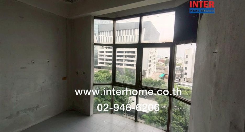 For rent 18 bedrooms retail Space in Wang Thonglang, Bangkok