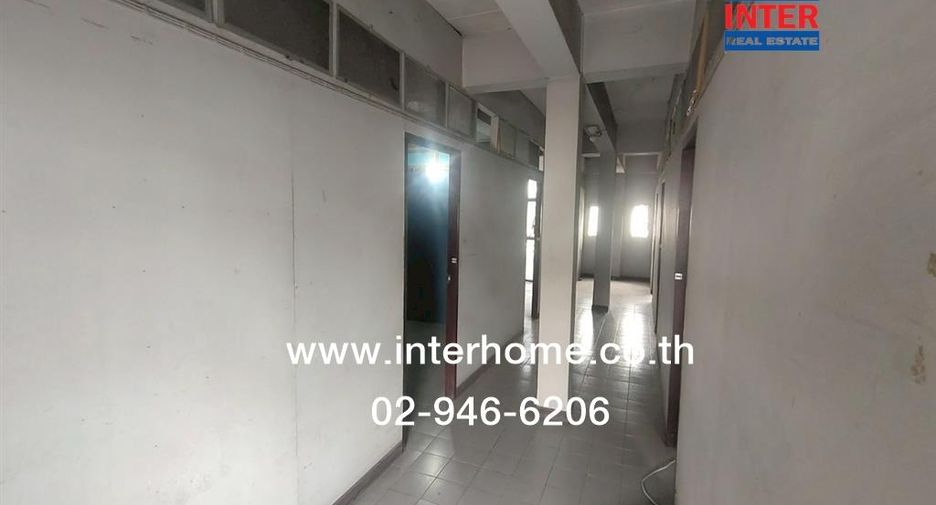 For rent 18 bedrooms retail Space in Wang Thonglang, Bangkok