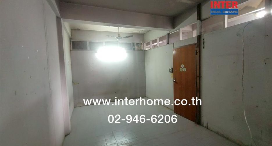 For rent 18 bedrooms retail Space in Wang Thonglang, Bangkok