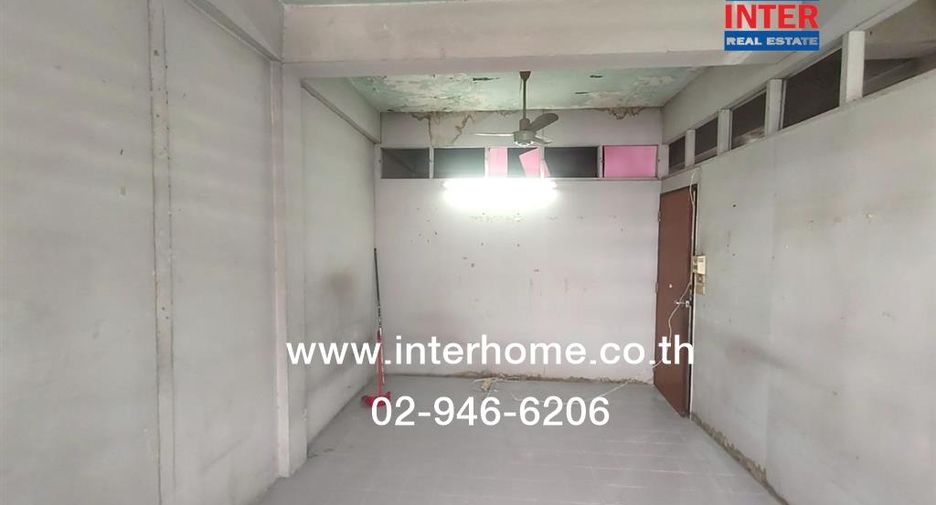 For rent 18 bedrooms retail Space in Wang Thonglang, Bangkok