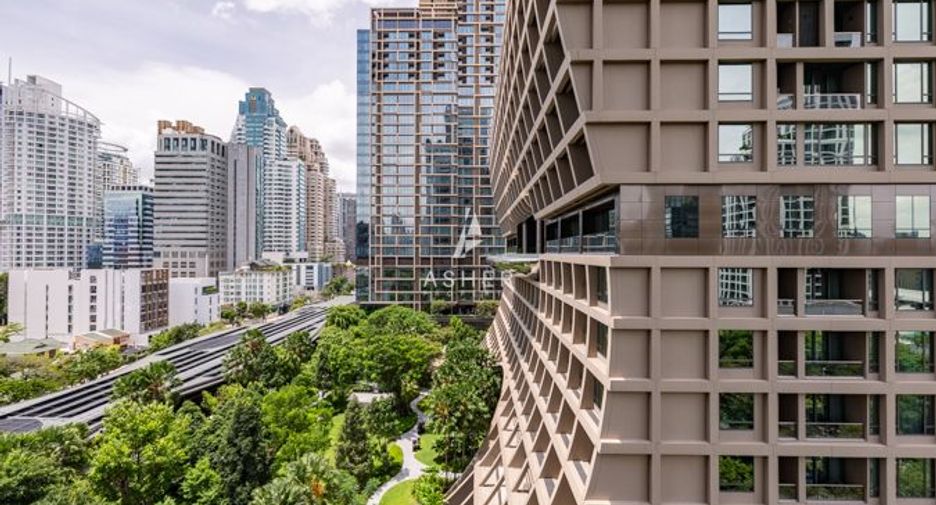 For rent and for sale 2 bedrooms condo in Pathum Wan, Bangkok