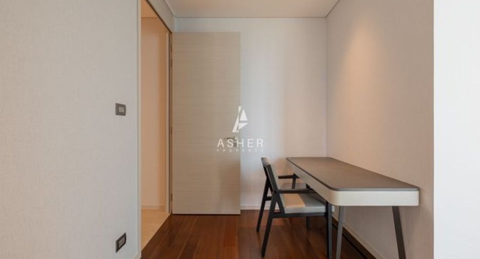 For rent and for sale 2 bedrooms condo in Pathum Wan, Bangkok