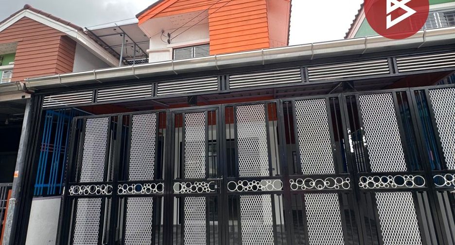 出售 公寓 独立屋 在 Ban Bueng, Chon Buri