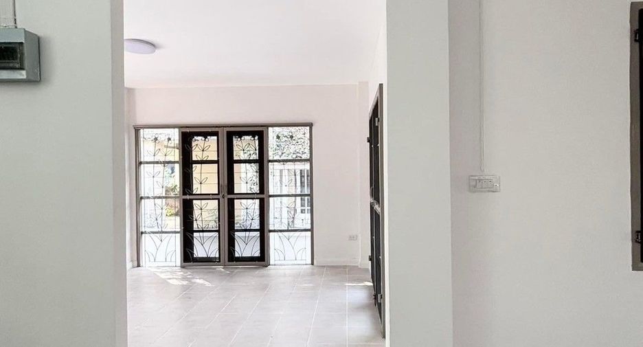 Casa en venta de 3 habitaciones en Bang Phli, Samut Prakan