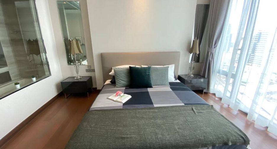 For rent 2 bedrooms condo in Khlong Toei, Bangkok