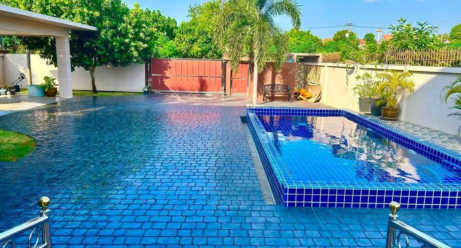 Villa zum Kauf mit 4 Zimmer in Sattahip, Chonburi