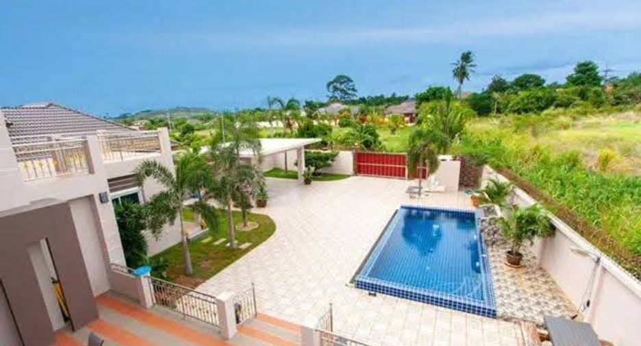Villa zum Kauf mit 4 Zimmer in Sattahip, Chonburi
