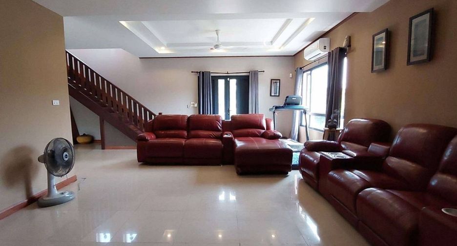 Villa zum Kauf mit 4 Zimmer in Sattahip, Chonburi