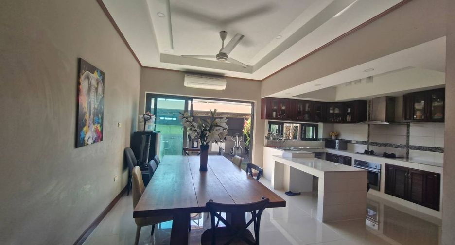 Villa zum Kauf mit 4 Zimmer in Sattahip, Chonburi