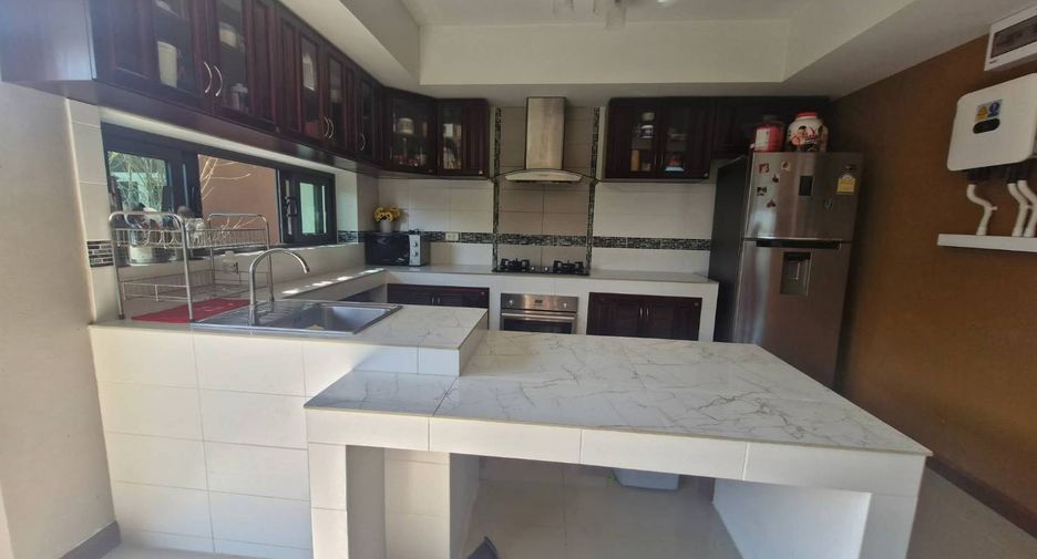 Villa zum Kauf mit 4 Zimmer in Sattahip, Chonburi