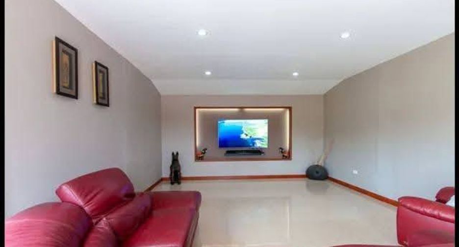 Villa zum Kauf mit 4 Zimmer in Sattahip, Chonburi