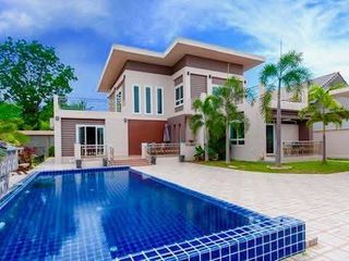 For sale 4 bedrooms villa in Bang Saray, Pattaya